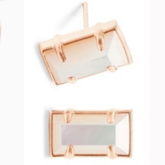 Kendra Scott Paola Stud Earrings - Picture 1 of 5